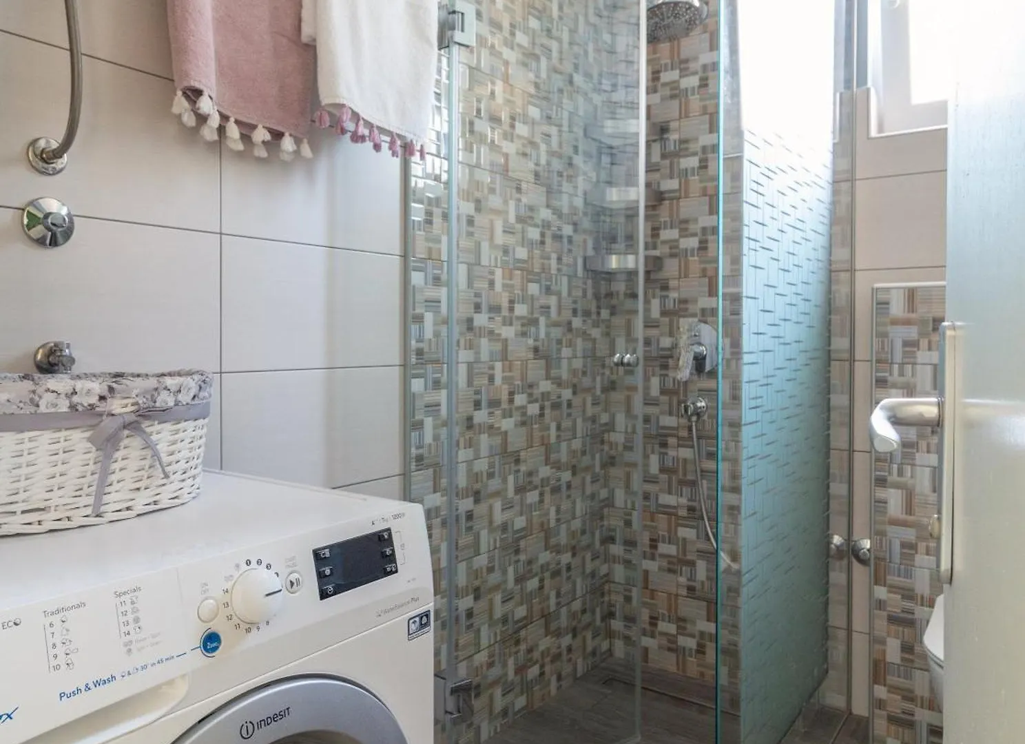 노비그래드달마샤 Apartman More 아파트