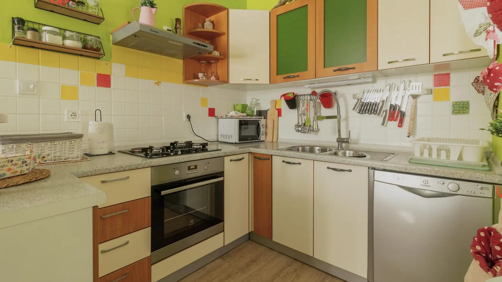 노비그래드달마샤 Apartman More 아파트
